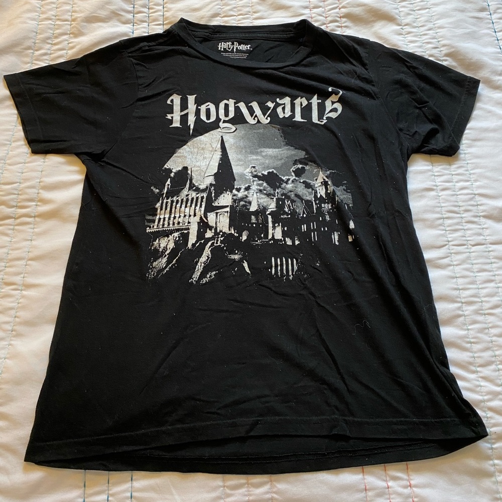 Black “Hogwarts” T-Shirt, Size “Large”